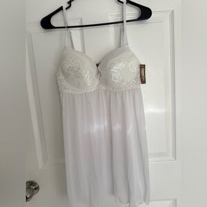 NWT- 2pc White Baby Doll Lace Detailed Chemise w/thong